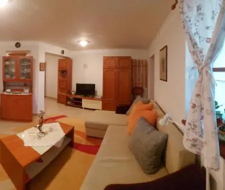 Nyugalom Szigete 2 Fos Apartman 1 Haloterrel Vertessomlo
