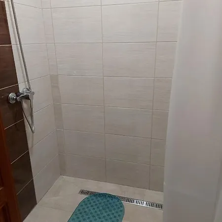 Nyugalom Szigete 2 Fos Apartman 1 Haloterrel Vertessomlo