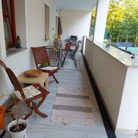 Nyugalom Szigete 2 Fos Apartman 1 Haloterrel * Vertessomlo